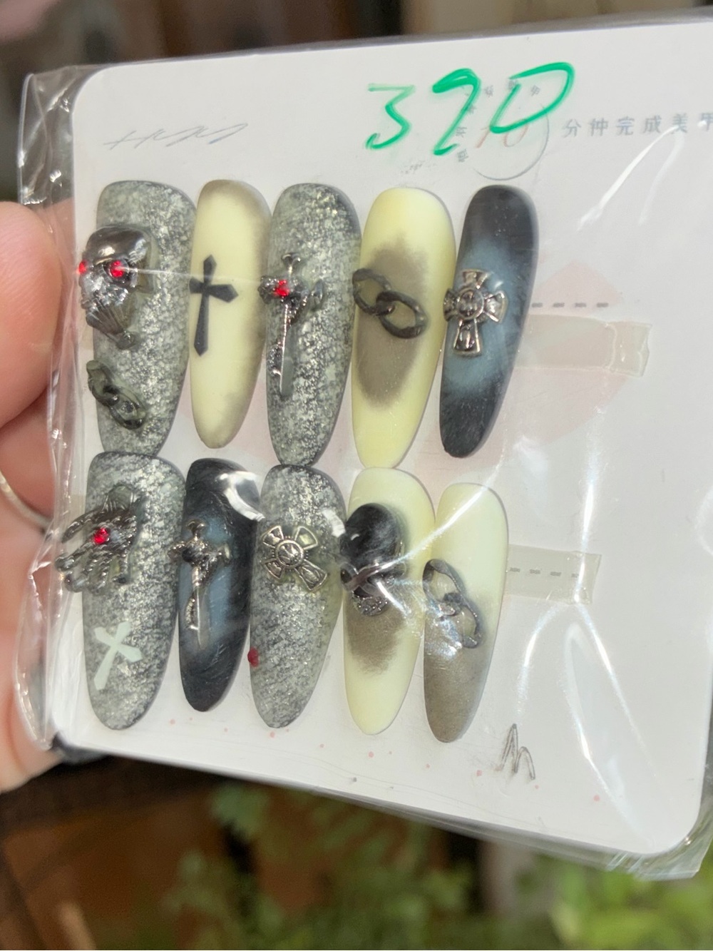 Gothic Metallic Press-On Nails | 3D Skull & Cross Charm Set - Picture 4 of 6